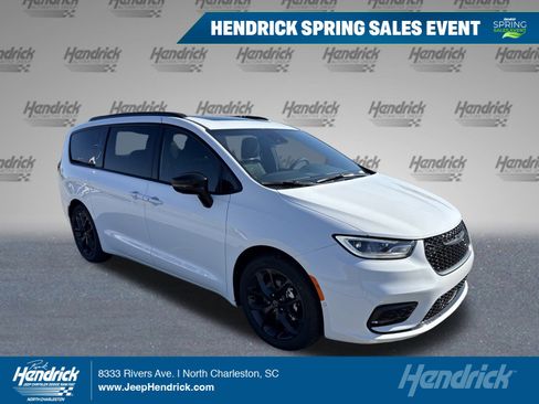 New 2026 Chrysler Pacifica Limited w/ S Appearance Package image 1