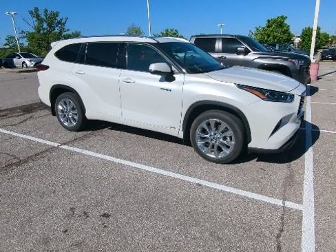 Used 2021 Toyota Highlander Limited AWD/4WD image 7