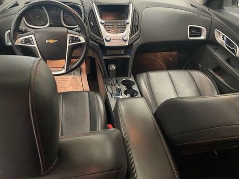 Used 2017 Chevrolet Equinox Premier w/ Enhanced Convenience Package AWD/4WD image 13