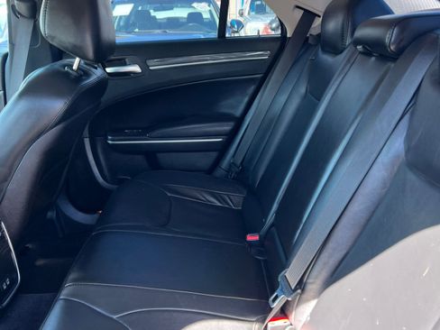 Used 2017 Chrysler 300 Limited image 24