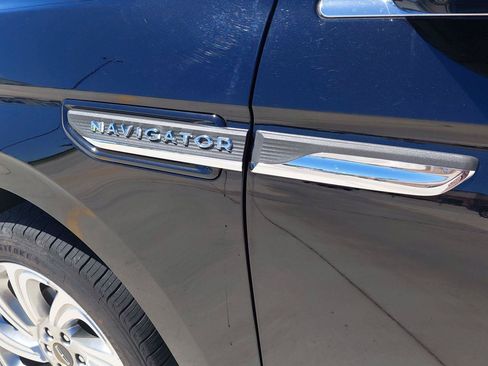 Used 2024 Lincoln Navigator Premiere AWD/4WD image 25