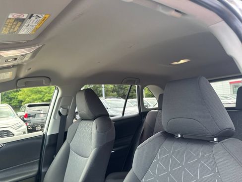 Used 2025 Toyota RAV4 XLE AWD/4WD image 16