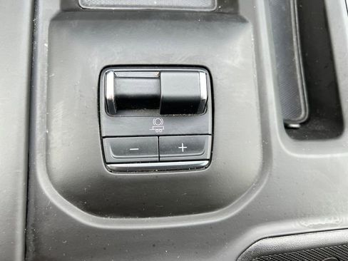 Used 2025 GMC Sierra 2500 Denali Ultimate image 30