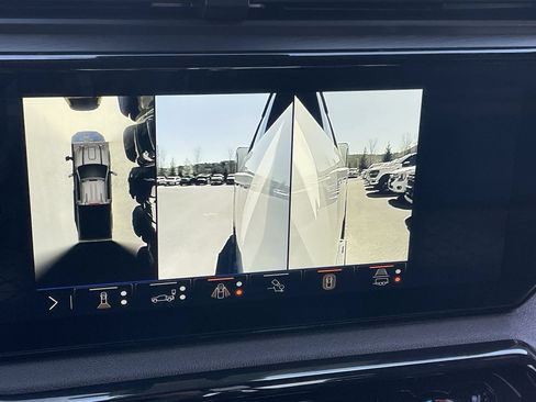 Used 2025 GMC Sierra 2500 AT4 AWD/4WD image 33