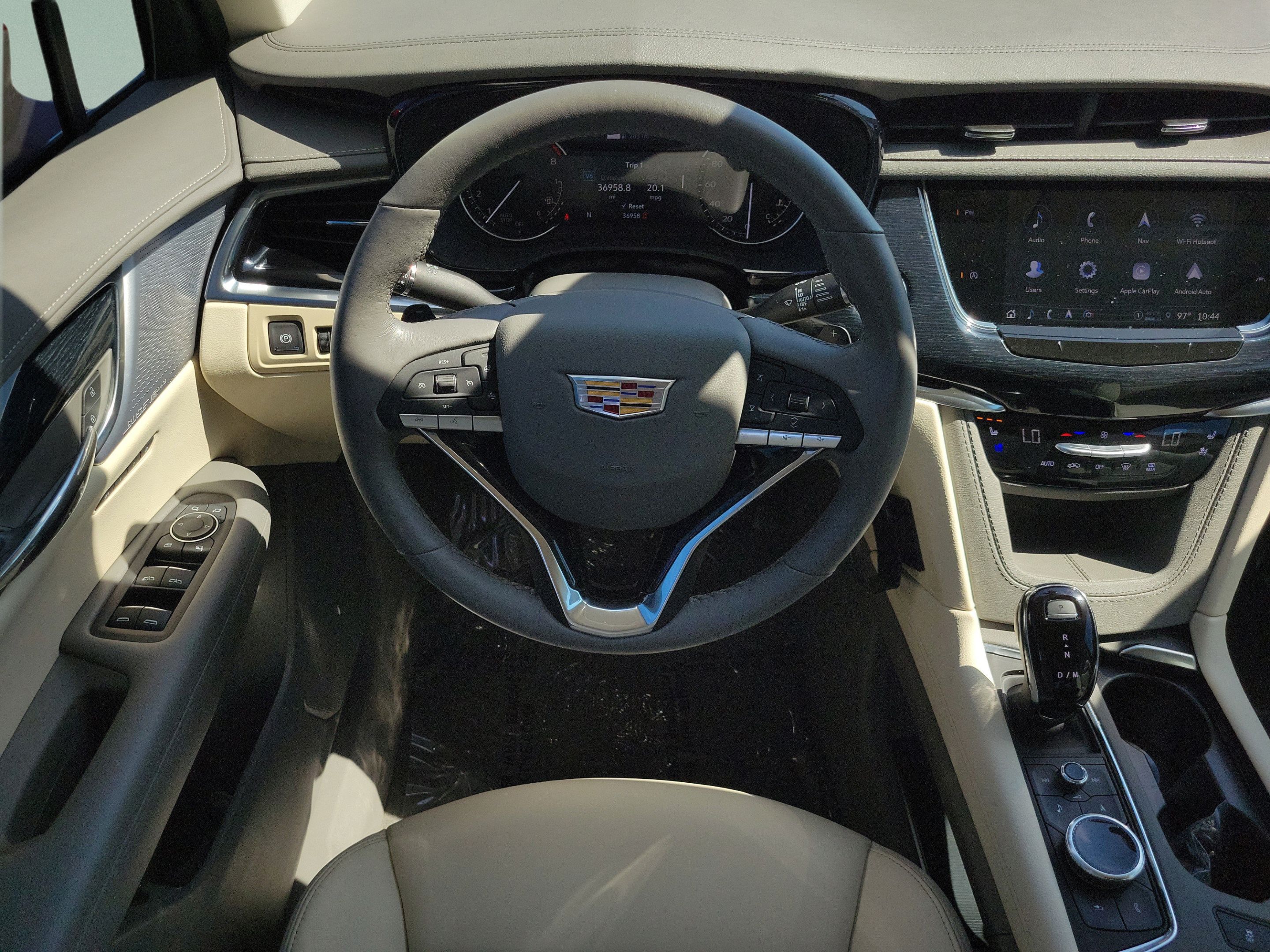 Used 2024 Cadillac XT6 Premium Luxury FWD image 14