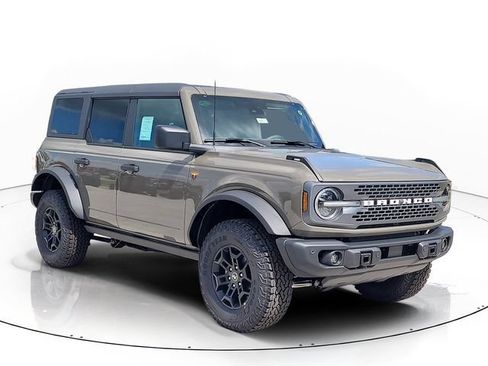 New 2026 Ford Bronco Badlands AWD/4WD image 3