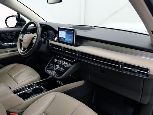 Used 2021 Lincoln Corsair AWD w/ Equipment Group 101A image 18