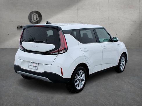 Used 2023 Kia Soul LX w/ LX Technology Package image 5