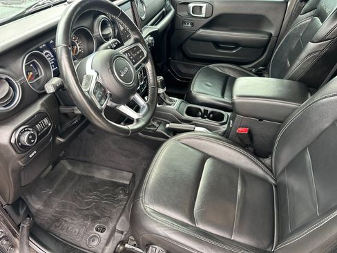 Used 2020 Jeep Gladiator Overland image 10
