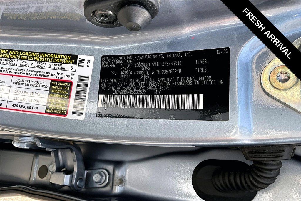Used 2024 Toyota Highlander XLE AWD/4WD image 17