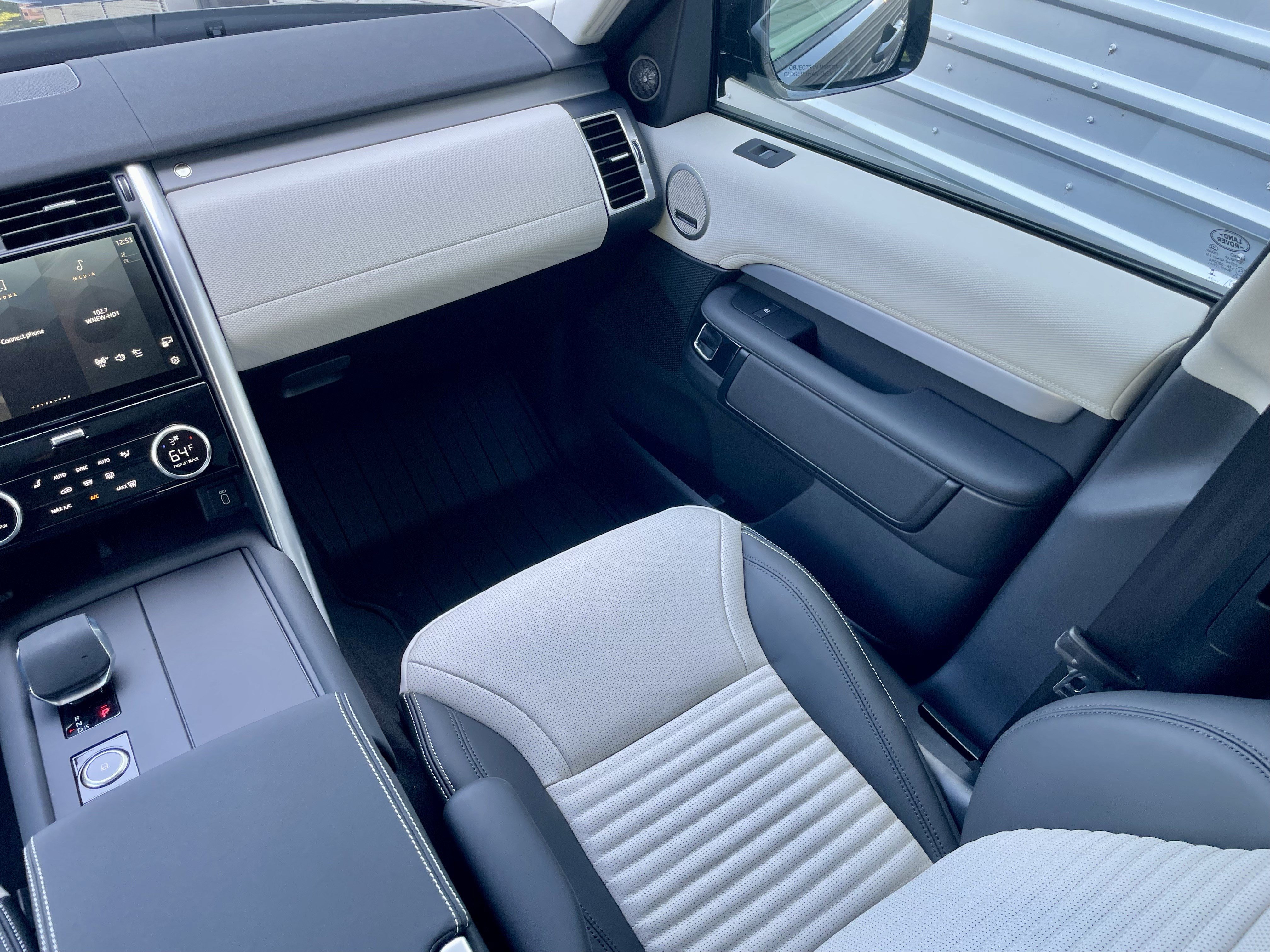 New 2026 Land Rover Discovery Dynamic SE AWD/4WD image 18