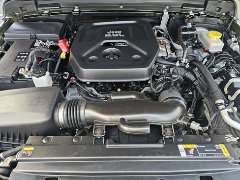 Used 2021 Jeep Wrangler Unlimited Sahara w/ Cold Weather Group image 10