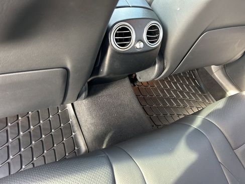 Used 2022 Mercedes-Benz GLC 300 w/ Premium Package Lite image 14