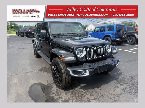 Used 2025 Jeep Wrangler Unlimited Sahara AWD/4WD image 1