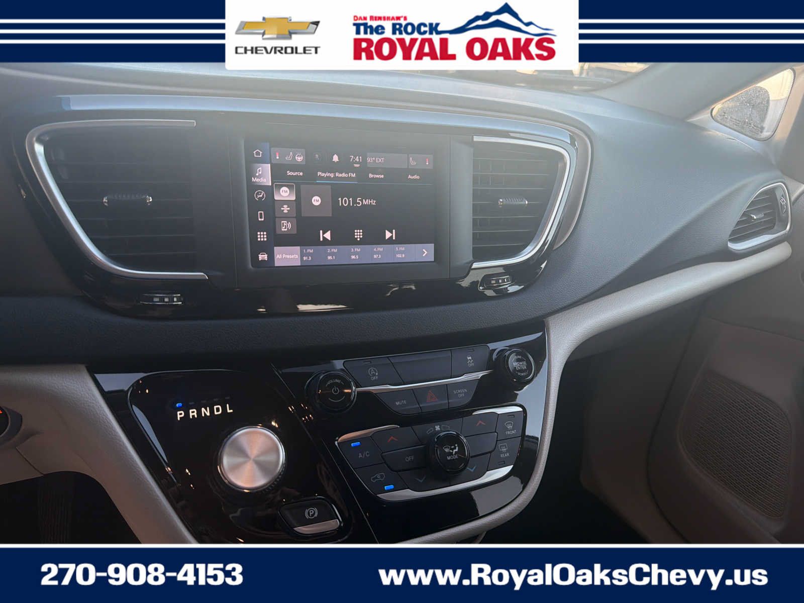 Used 2023 Chrysler Voyager LX FWD image 19