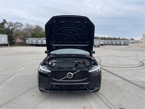 Used 2024 Volvo XC60 B5 Core image 16
