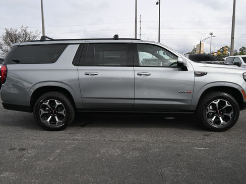 Used 2025 GMC Yukon XL AT4 w/ AT4 Premium Package image 13