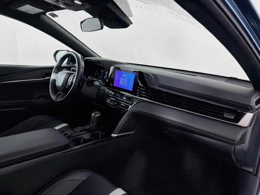 Used 2025 Toyota Camry SE FWD image 32
