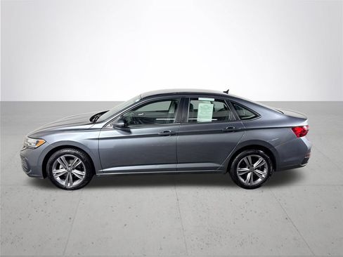Used 2024 Volkswagen Jetta SE FWD image 9