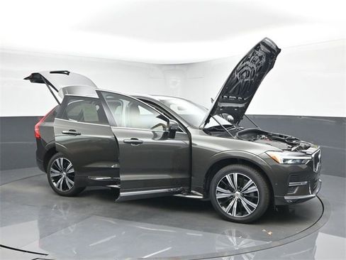 Used 2022 Volvo XC60 B6 Inscription w/ Advanced Package image 53