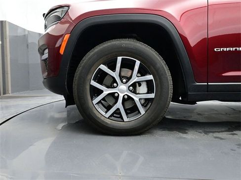Used 2024 Jeep Grand Cherokee Limited w/ Trailer Tow Package image 6