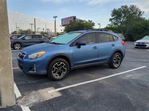 Used 2017 Subaru Crosstrek 2.0i Limited image 1