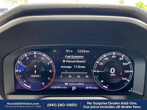 Used 2023 Mitsubishi Outlander SEL AWD/4WD image 16