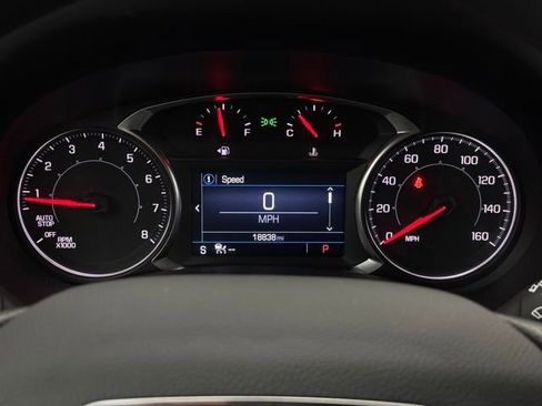 Used 2024 GMC Terrain SLE w/ Driver Convenience Package image 23