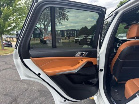 Used 2021 BMW X5 xDrive40i w/ M Sport Package AWD/4WD image 35