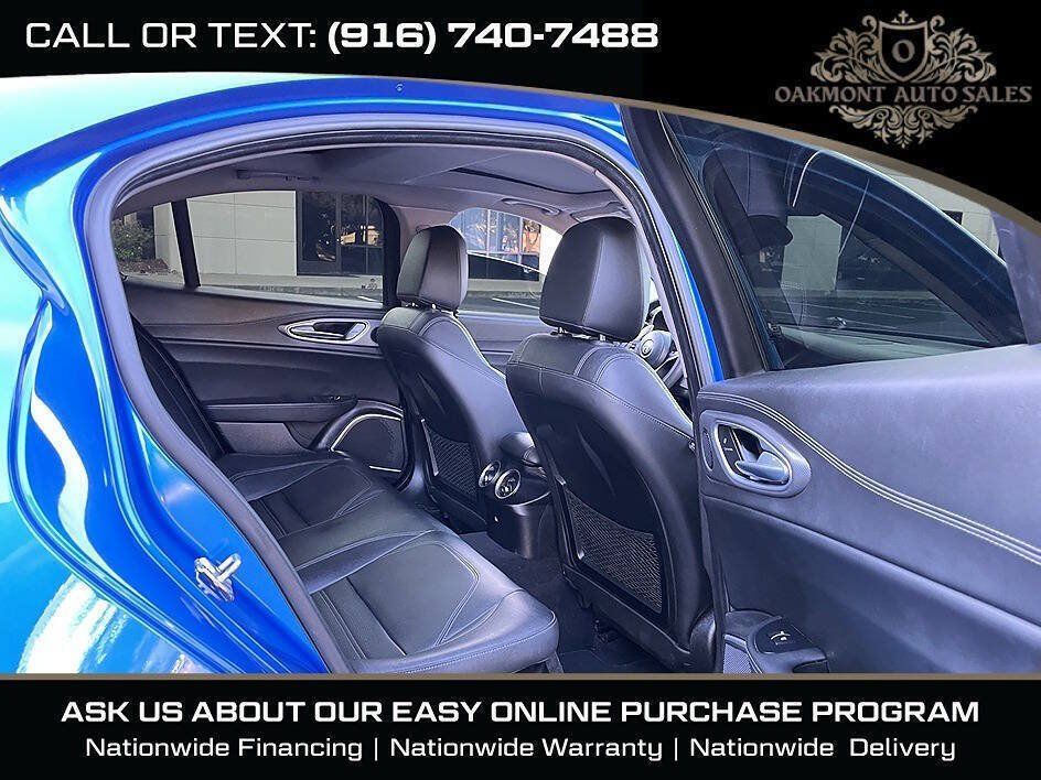 Used 2017 Alfa Romeo Giulia Ti w/ TI 19" Sport Package RWD image 15