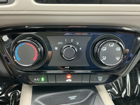 Used 2020 Honda HR-V LX image 35