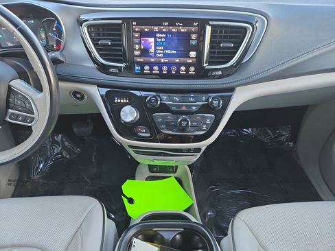 Used 2019 Chrysler Pacifica Limited w/ Advanced Safetytec Group image 12