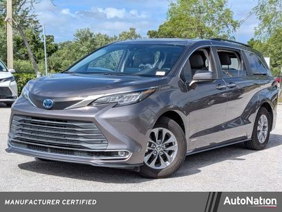 Used 2021 Toyota Sienna XLE
