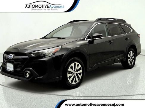 Used 2023 Subaru Outback Premium AWD/4WD image 1