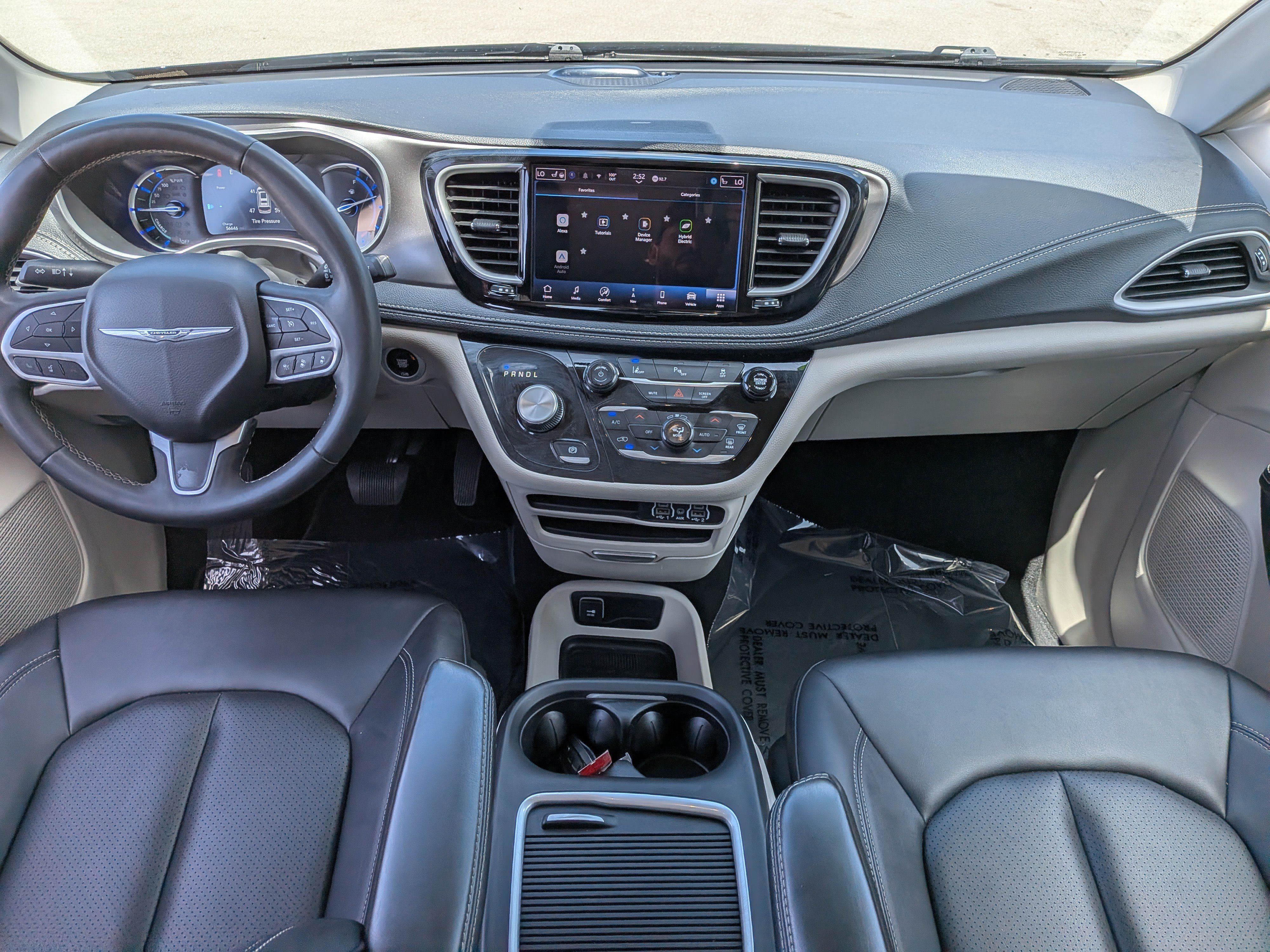 Used 2024 Chrysler Pacifica Limited FWD image 17