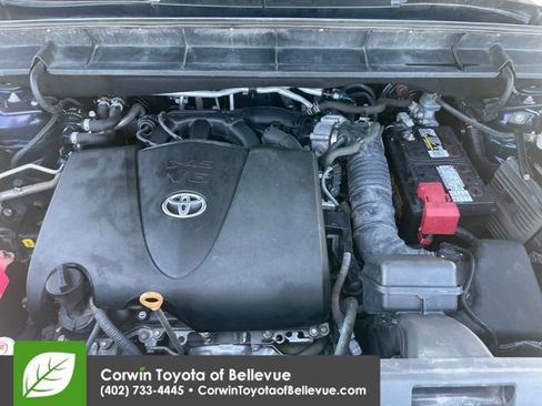 Certified 2021 Toyota Highlander XLE AWD/4WD image 28