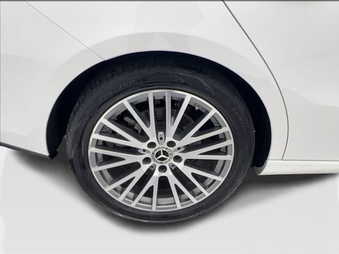 Used 2025 Mercedes-Benz CLA 250 image 16