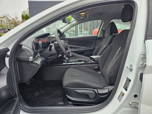 Used 2024 Hyundai Elantra SEL FWD image 16