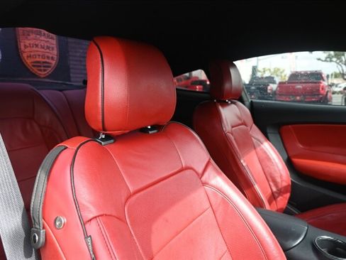 Used 2015 Ford Mustang Coupe image 41