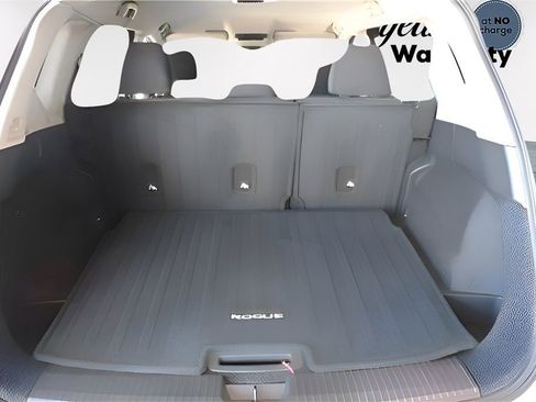Used 2025 Nissan Rogue SV image 22