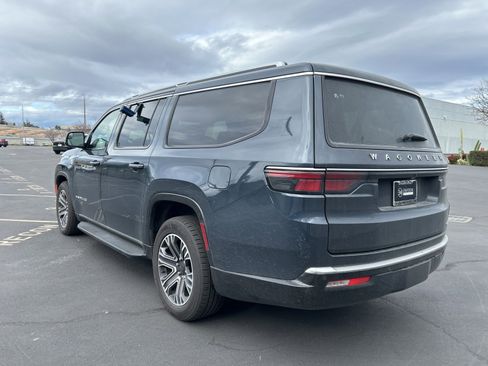 Used 2024 Jeep Wagoneer L Series II w/ Flexible Seating Group image 3