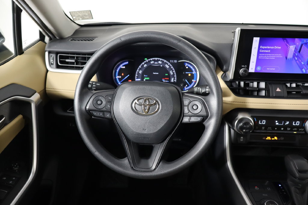 Used 2023 Toyota RAV4 XLE AWD/4WD image 7