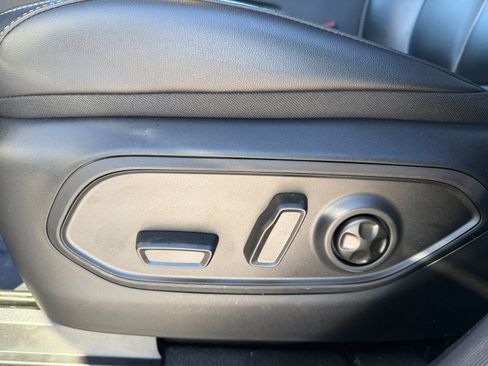 New 2025 Jeep Grand Cherokee L Limited image 16