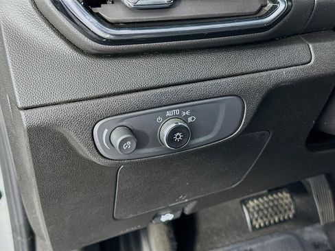 Used 2023 Chevrolet Bolt EUV LT FWD image 34