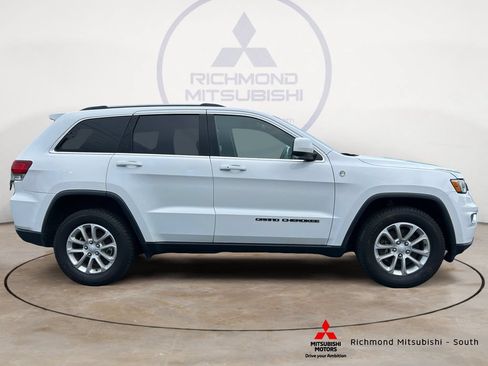 Used 2021 Jeep Grand Cherokee Laredo AWD/4WD image 2