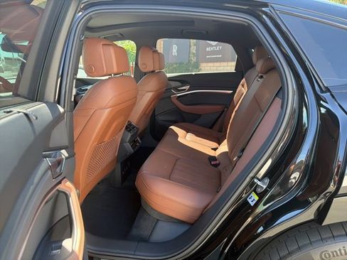 Used 2023 Audi e-tron Prestige w/ Prestige Package image 10