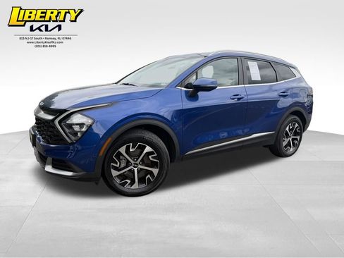Used 2023 Kia Sportage EX AWD/4WD image 3
