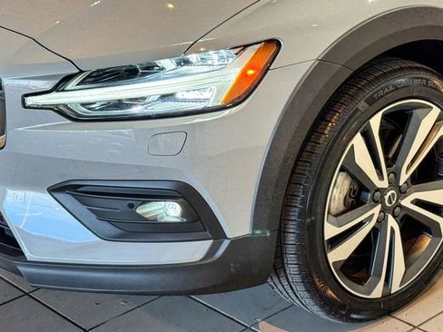 Used 2024 Volvo V60 B5 Cross Country Plus w/ Protection Package Premier image 16