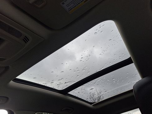 Used 2023 Buick Envision Essence w/ Sport Touring Package image 15