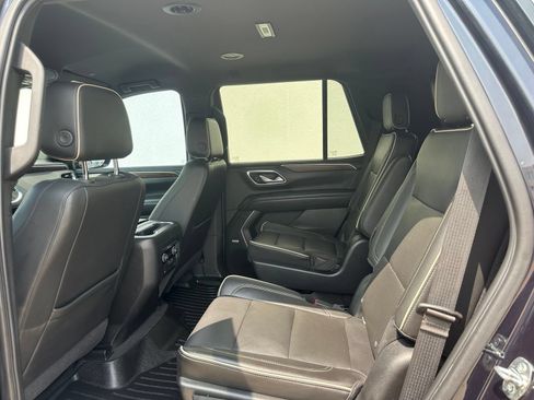 Used 2021 Chevrolet Tahoe Premier RWD image 17